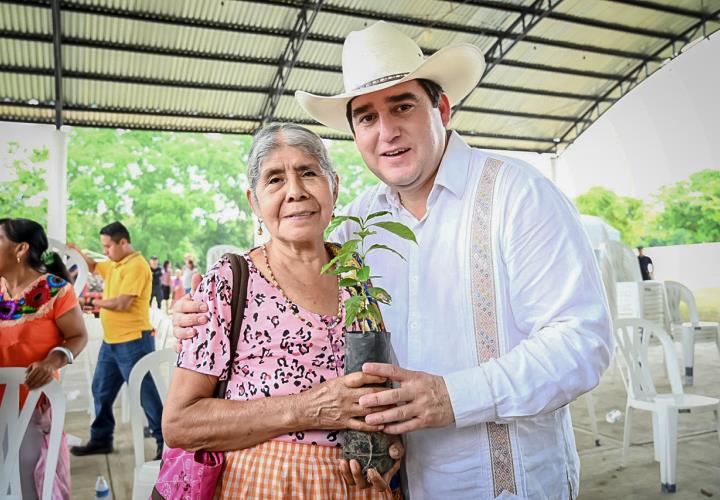 Gobierno de Hidalgo reitera total compromiso con los productores de café