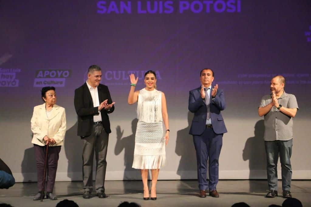 F1 La presidenta del DIF, Ruth González Silva, inaugurando Festival Internacional de Danza.