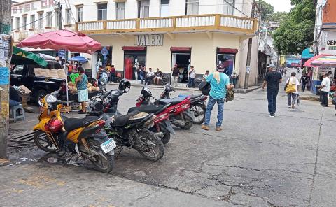 Invaden motociclistas la avenida Hidalgo
