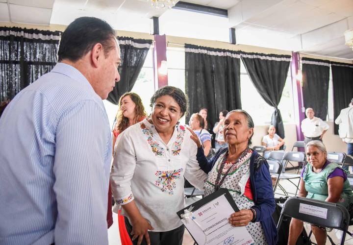 Gobierno de Hidalgo reconoce al saber ancestral de las parteras tradicionales