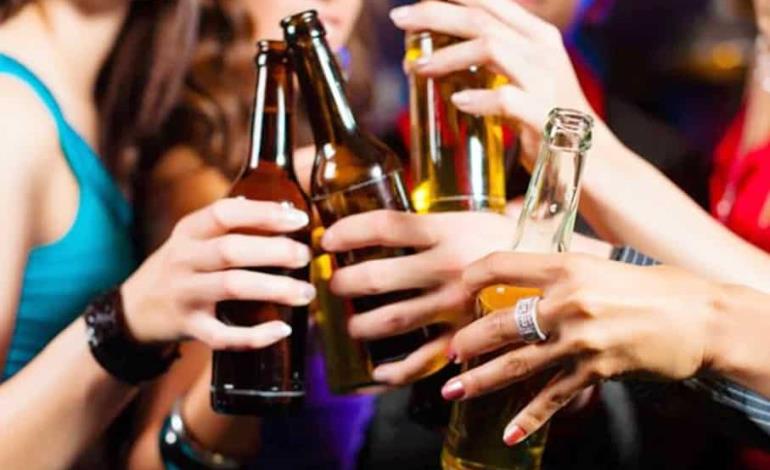 Cada vez más mujeres sufren alcoholismo: AA