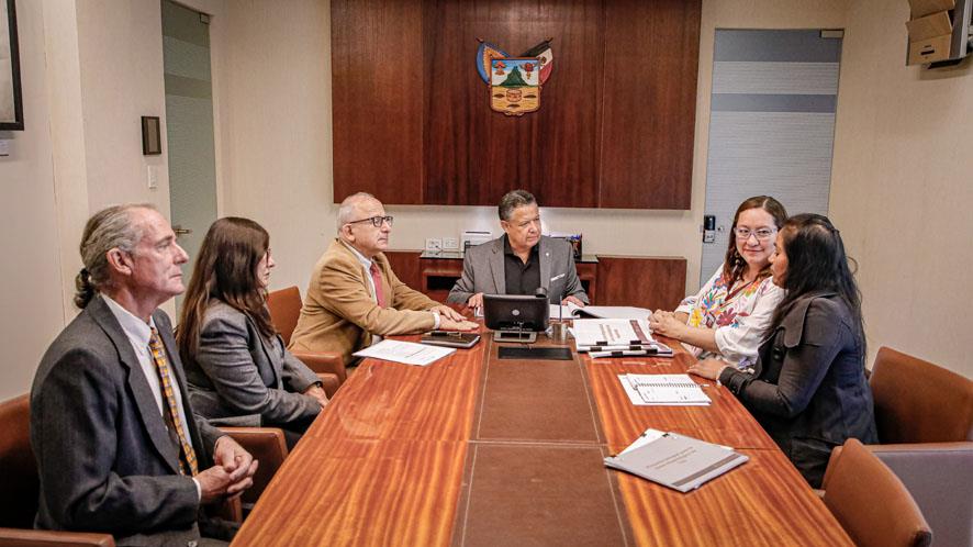 Sostiene Menchaca Salazar reunión con director del INAH