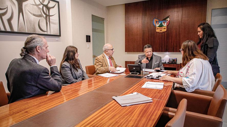 Sostiene Menchaca Salazar reunión con director del INAH