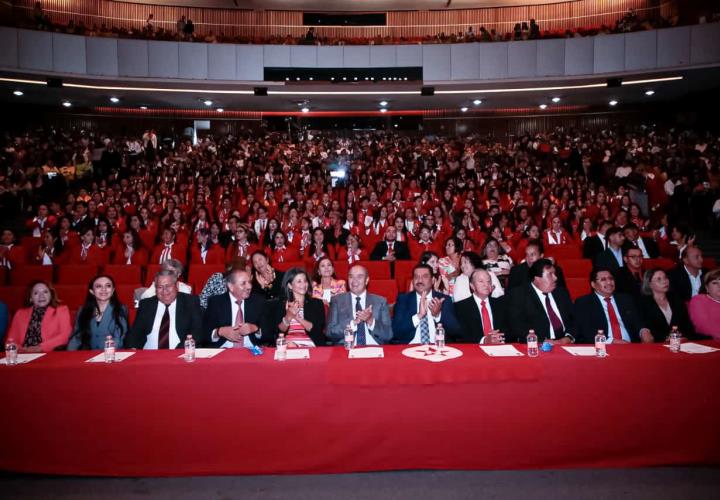 Realiza CREN Benito Juárez ceremonia de graduación de la generación 2019-2023