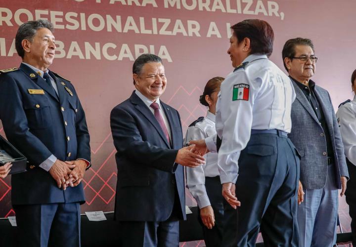 "Trabajamos para construir la paz y la seguridad que el pueblo reclama": Julio Menchaca