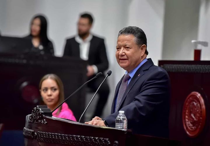 Envía Menchaca Salazar paquete de iniciativas  anticorrupción