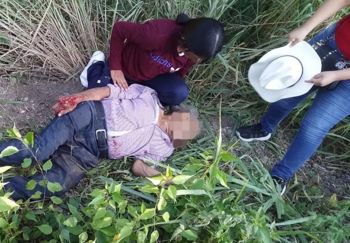 Muere hombre tras aparatosa volcadura en San Martín