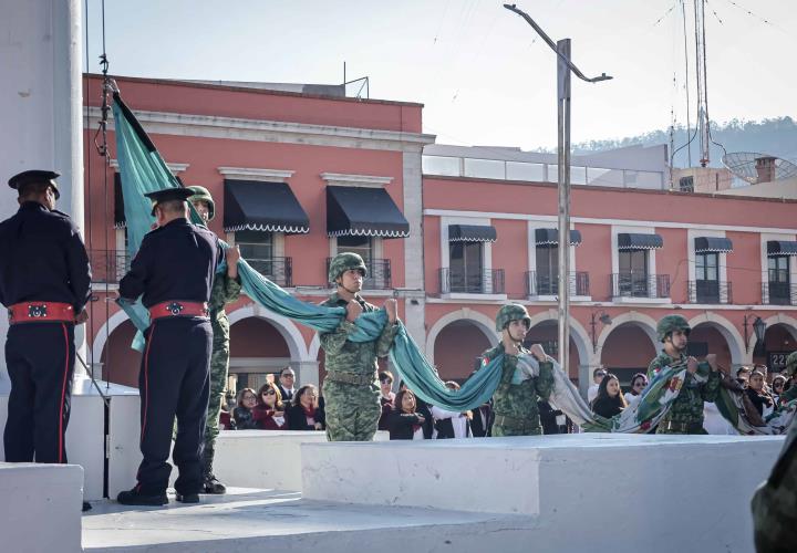Encabezó Sebiso ceremonia de lunes cívico