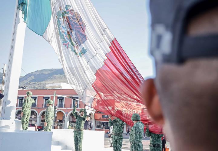 Encabezó Sebiso ceremonia de lunes cívico