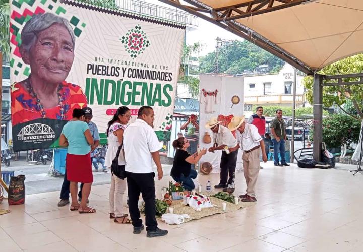 Danzas y rituales en inicio del Día de los Pueblos Indígenas 