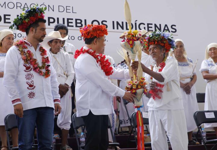 Revertiremos la pobreza en dignidad y respeto hacia los pueblos indígenas: Julio Menchaca