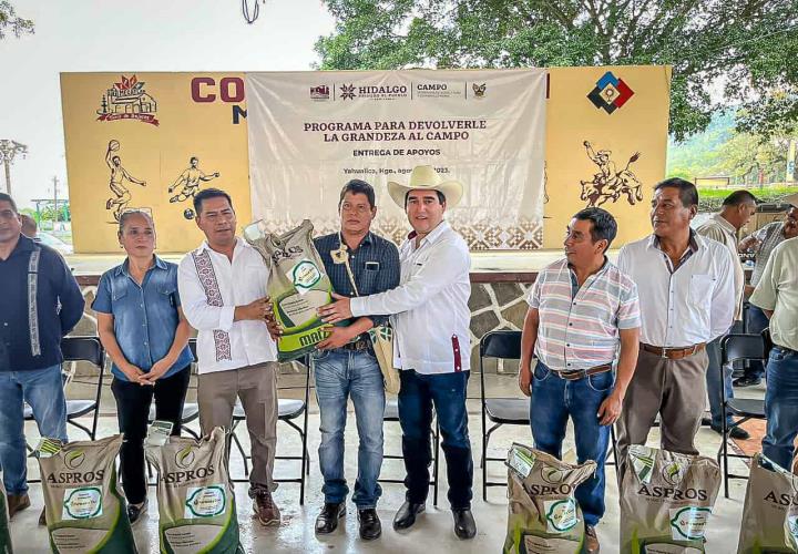 Continúa entrega de apoyos en la Huasteca hidalguense