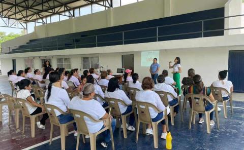 Tomaron protesta a red de mujeres constructoras 
