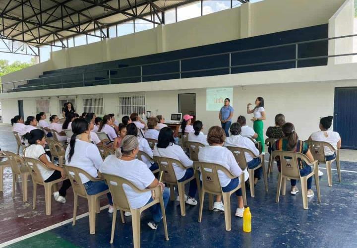 Tomaron protesta a red de mujeres constructoras 