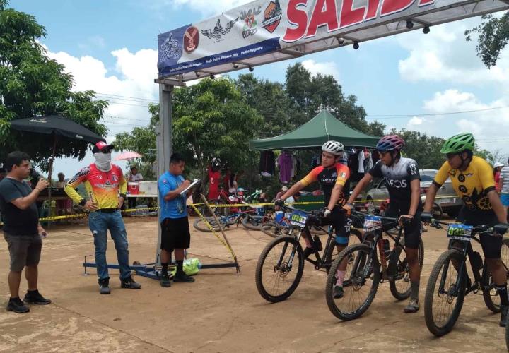 Rotundo éxito en el 6° Serial Huasteco en Huautla