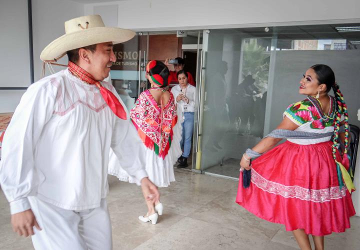 UNIDOS TURISMO Y TRADICIÓN, EN FESTIVAL "ENTRE DUENDES Y HUAPANGOS"