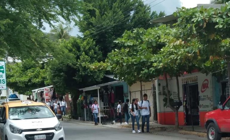 En Atlapexco ¡Alumnos volvieron a llenar las calles!