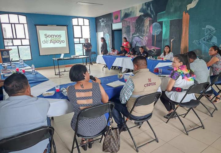 Formalizan Huautla y Xochiatipan proyectos de atención a mujeres