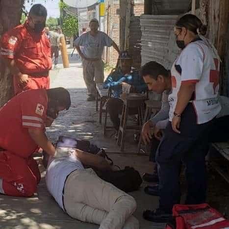 Hombre se desmayo al consumir mariscos