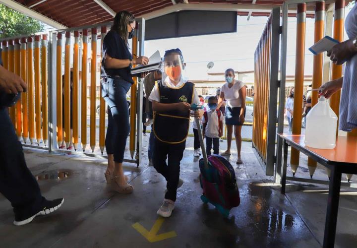 Regreso a clases endeuda a las familias 