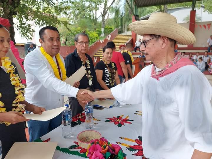 Estudiantes del CECyTEH recibieron curso básico de Náhuatl en Atlapexco