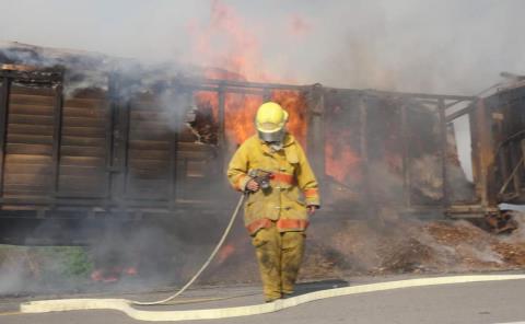 Crearán Escuela de Bomberos en Valles