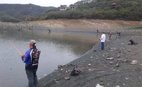 Pescadores de RV apoyan desazolve