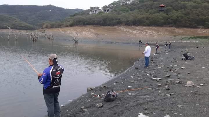 Pescadores de RV apoyan desazolve