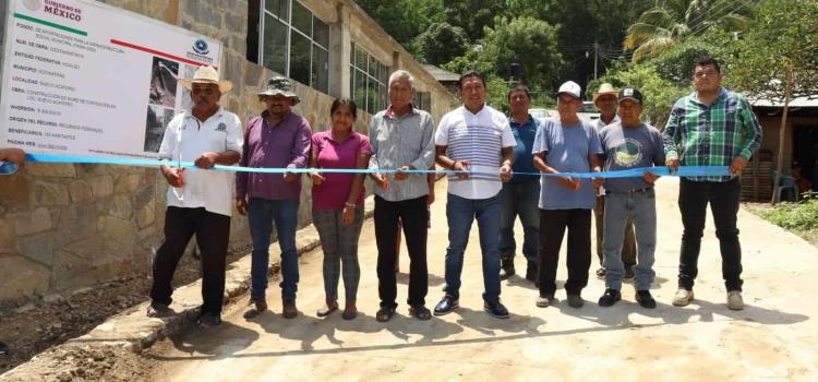 Oscar Bautista inauguró obras en Pachiquitla y Nueva Acatepec
