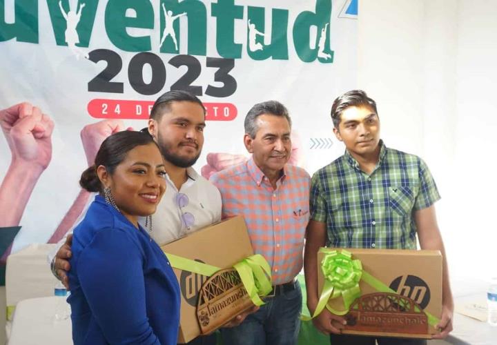 Reconoció Alcalde talento de jóvenes 