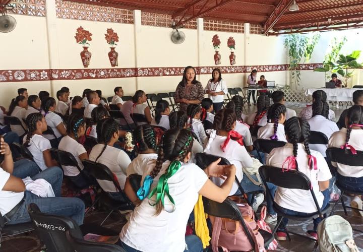 Realizaron clausura de educadores del Conafe en Atlapexco