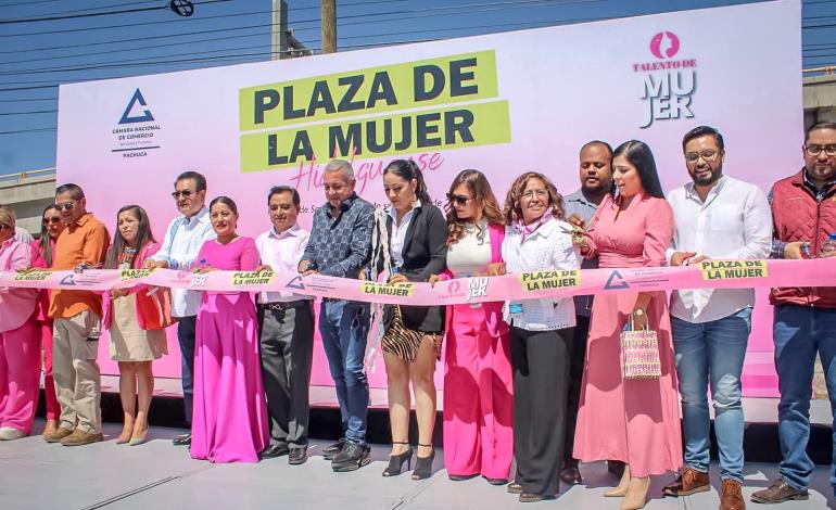 Directora del IHM acudió a la inauguración de la Plaza de la Mujer