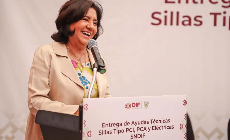 Entrega DIF Hidalgo, por primera vez, sillas de ruedas eléctricas a personas con discapacidad