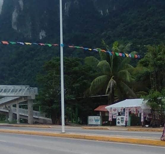 "Puesto" invade acceso a plantel