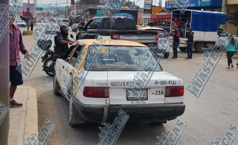 Ruletero chocó contra vehículo