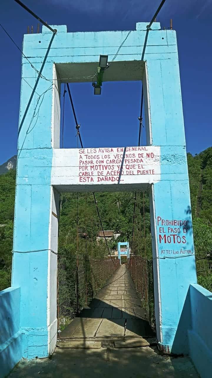 Puente a punto de colapsar 