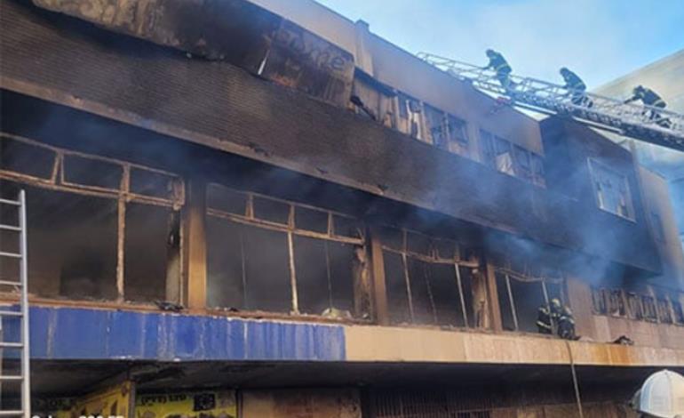 Incendio en edificio deja dos mu3rt0s