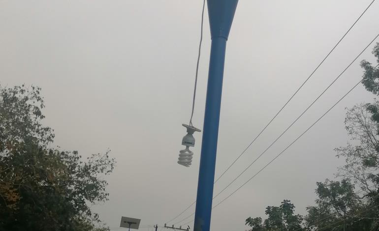 Pobladores exhortan rehabilitar luminarias en parque infantil