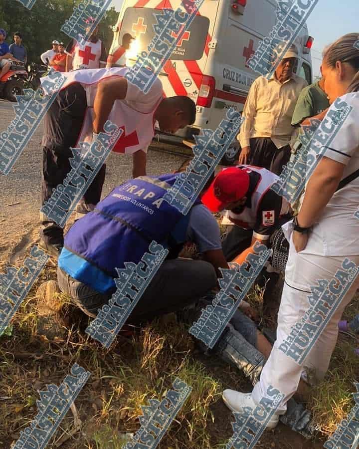 Menor herido al derrapar su moto 