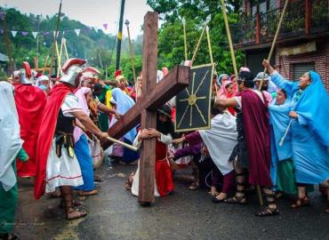 Se preparan para viacrucis