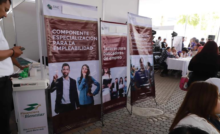 Feria vinculó a mujeres con el sector laboral