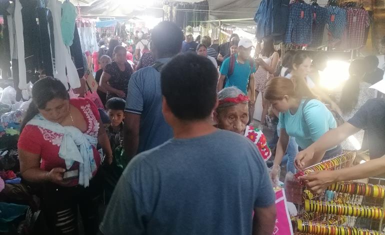 Inicia tianguis de Semana Santa