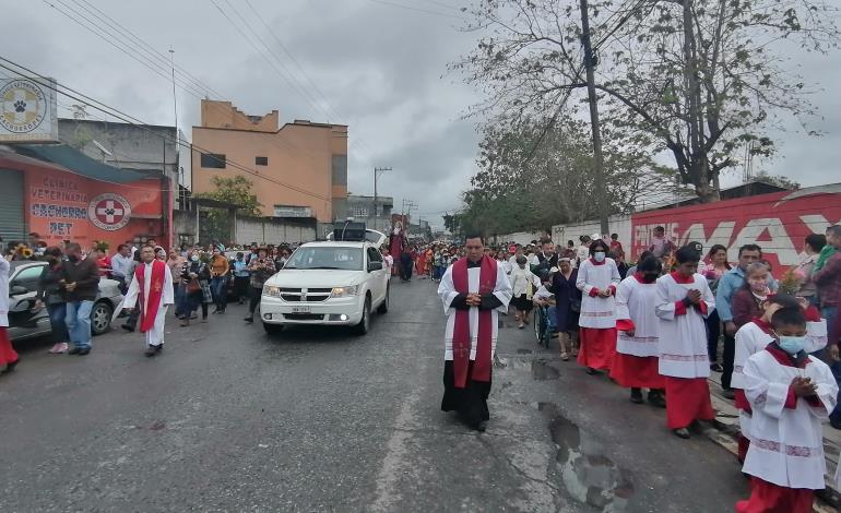 Invitan a feligresía a participar en Viacrucis