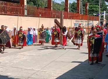 Viacrucis se vivió fervientemente