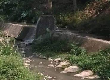 Contaminan el río con aguas negras