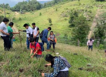 Concientiza sobre el cuidado del ambiente