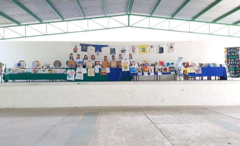 Realizan exposición de obras de arte