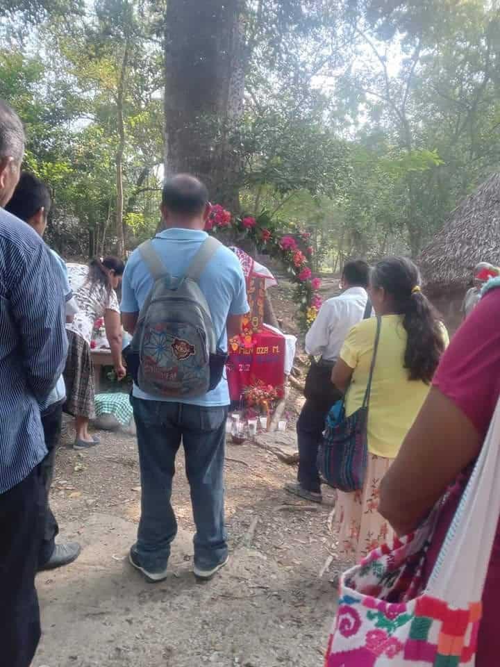 Rosarios y misa hacen en pozos 