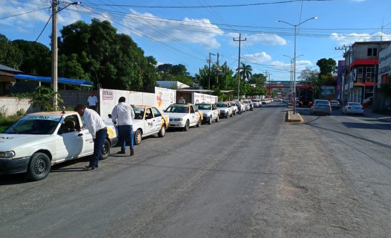 Piden a taxistas que se hidraten