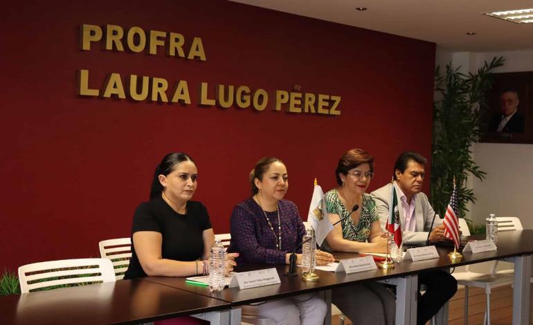 Entrega IHE oficios de comisión a docentes que participarán en programa de intercambio México-Estados Unidos